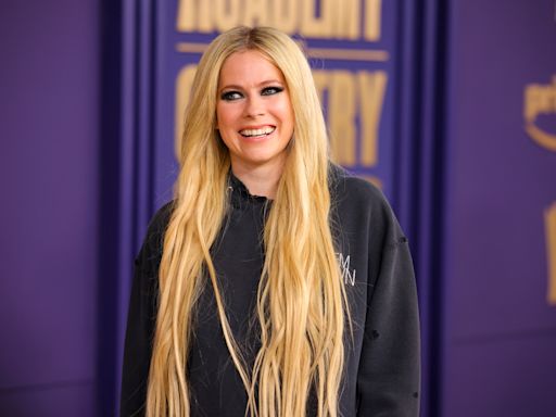 Avril Lavigne Weighs in on Popular Clone Conspiracy Theory in New Interview
