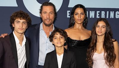 Bei Spendengala: Matthew McConaughey zeigt stolz seine gesamte Familie