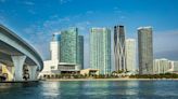 Mercado inmobiliario de Miami-Dade por fin se enfría, los precios bajan por primera vez desde 2021