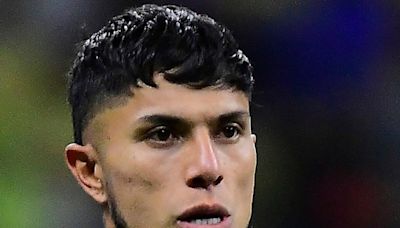 ¡Se quiere ir de México! Carlos Salcedo y Cruz Azul aceleran su salida