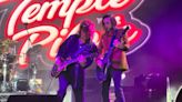 Nuno Bettencourt swapped his Washburn N4 for a Les Paul copy to shred onstage with Stone Temple Pilots