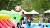 高雄六龜山城水樂園 5 月每週末開放！氣墊滑水道、戲水池、市集活動一次登場 | 蕃新聞