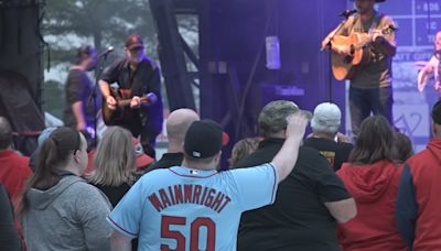 Waino in the raino: Hammons Field holds its first concert featuring Adam Wainwright