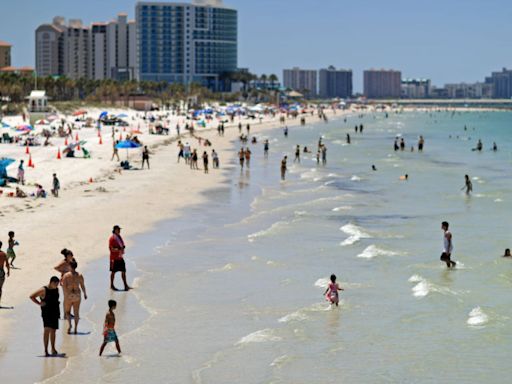 Decenas de playas en EEUU permanecen cerradas por la presencia de bacterias dañinas