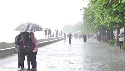 Heavy rain lashes Mumbai, adjoining areas; IMD issues warning