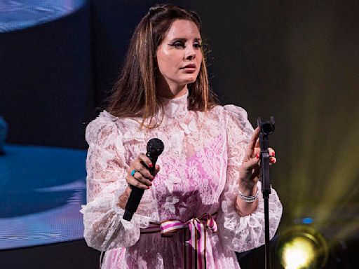 Lana Del Rey to headline her first U.S. stadium concert at Fenway Park in Boston