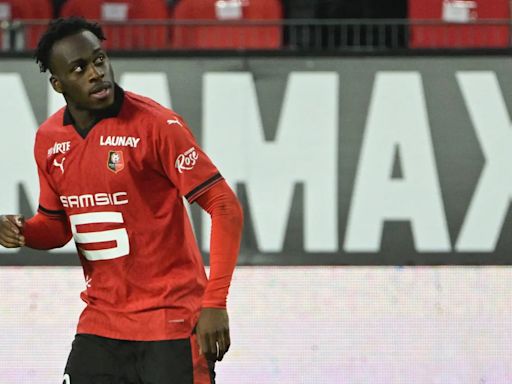 Monaco considering Rennes’ Arnaud Kalimiunedo as an alternative to Georges Mikautadze with talks slow to progress