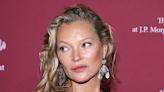 Kate Moss se sintió “vulnerable y asustada” durante sesión de fotos con Mark Wahlberg en 1992