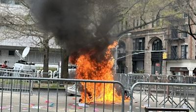 Un hombre se prendió fuego a lo bonzo frente al tribunal donde es juzgado Donald Trump en Nueva York