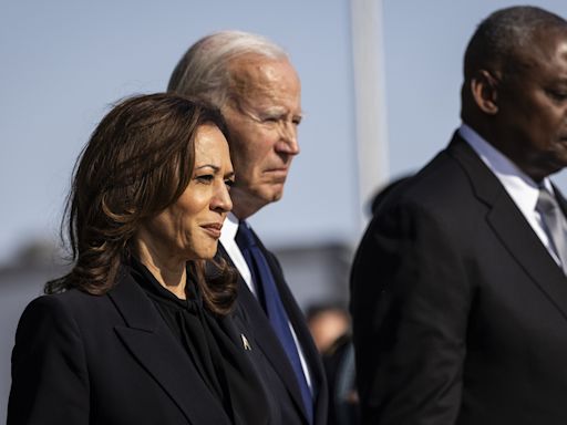 Un exfiscal general bajo el mandato de George W.Bush da su apoyo a Kamala Harris