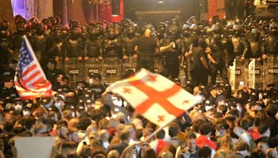 Georgia: protestas contra ley para ‘reprimir’ dejan heridos y caos en Tiflis | VIDEOS