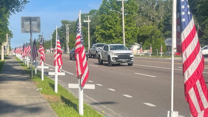 880 crosses honoring veterans, fallen heroes line Baker County streets ahead of Memorial Day