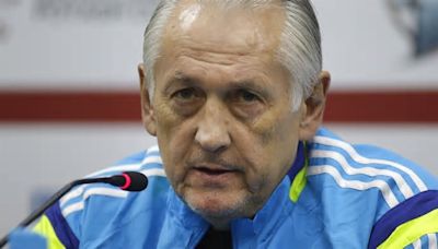 Mykhailo Fomenko, former Ukraine coach and a Soviet-era player for Dynamo Kyiv, has died at 75