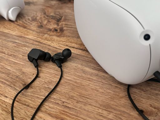 Final VR3000 review: immersive earbuds that are great for gaming and VR