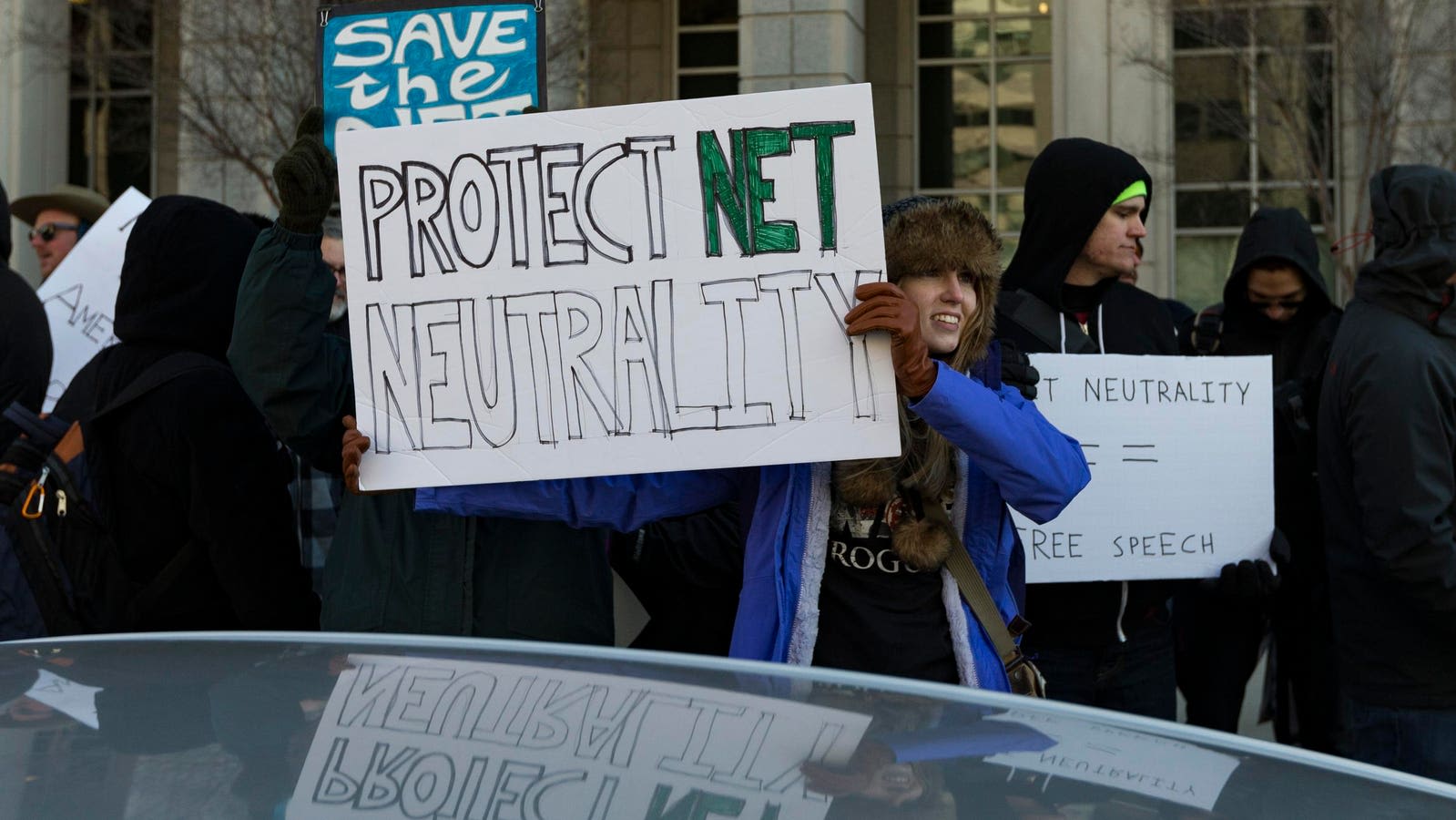 FCC Votes To Adopt Net Neutrality Again