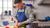 Blue Apron Registers Flat Topline Growth In Q4; Updates On Cost Cuts, Debt