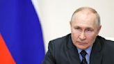 Poutine veut "éviter un affrontement mondial" mais prévient que ses forces nucléaires sont "en alerte"