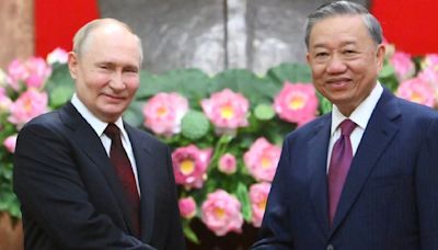 Vietnam reaffirms "strategic partnership" with US day after Putin visit