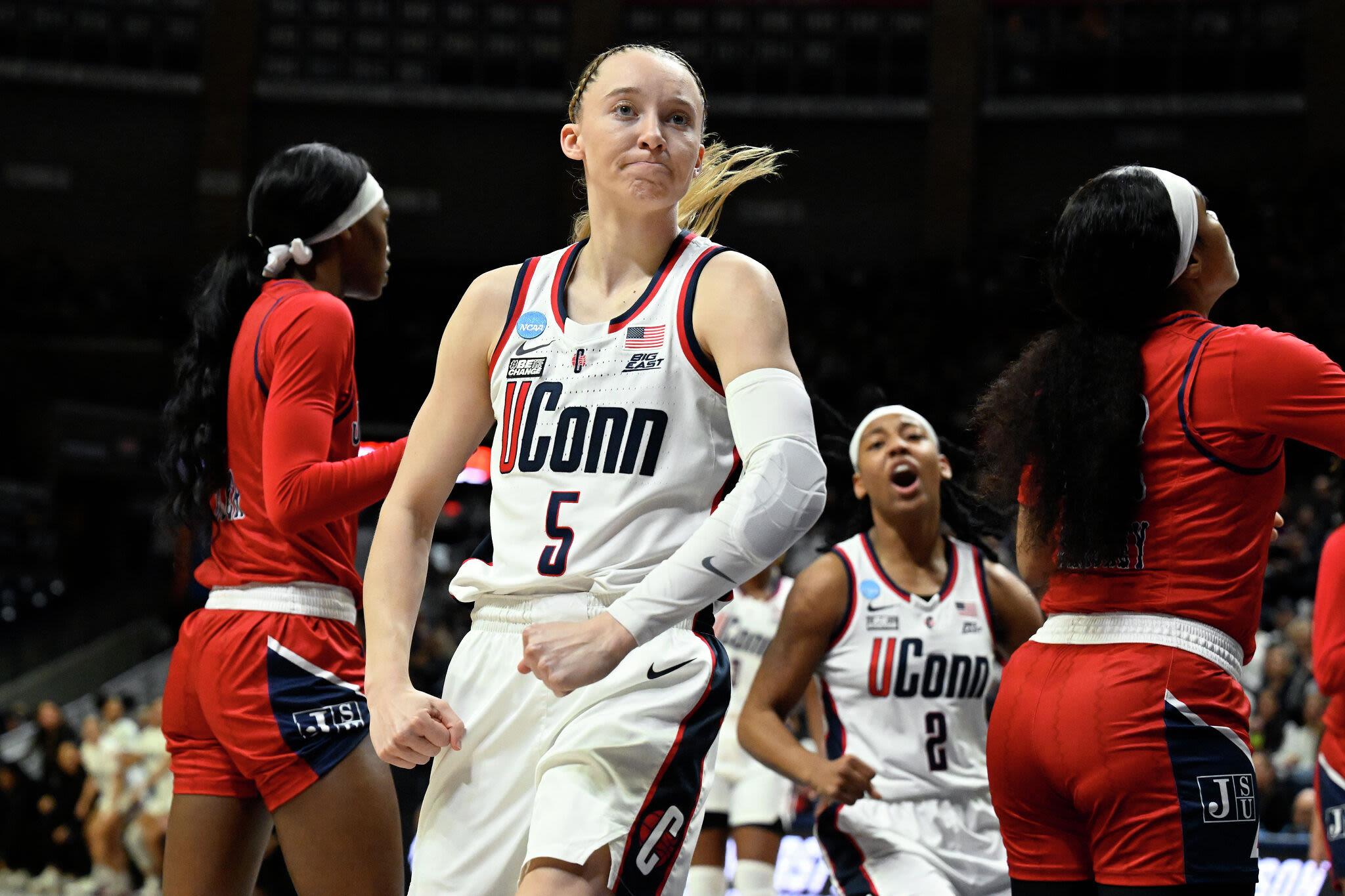 Report: Paige Bueckers to become first college basketball player to have Nike signature shoe