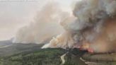 Milhares de pessoas são forçadas a deixar suas casas no Canadá devido a incêndios florestais