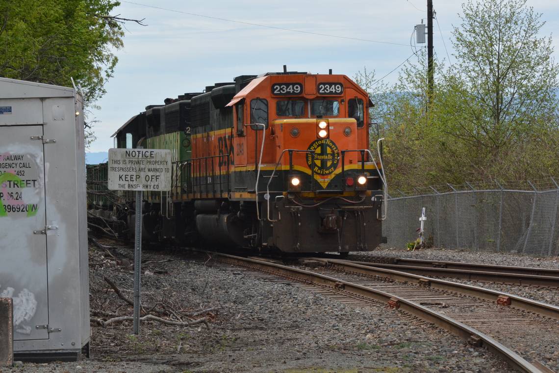 Train carrying molten sulfur derails in Whatcom County; BNSF investigation underway