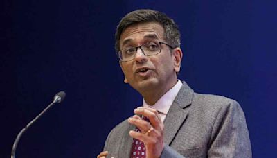 CJI Chandrachud deprecates practice of mentioning same case by different lawyers