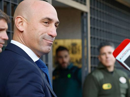 Rubiales quiere que sus dos hijas declaren en el juicio por el beso a Jennifer Hermoso