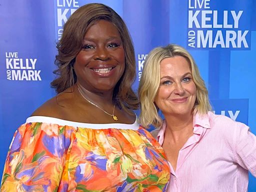 Amy Poehler and Retta Have Mini“ Parks and Recreation” Reunion Backstage at“ Live with Kelly and Mark”