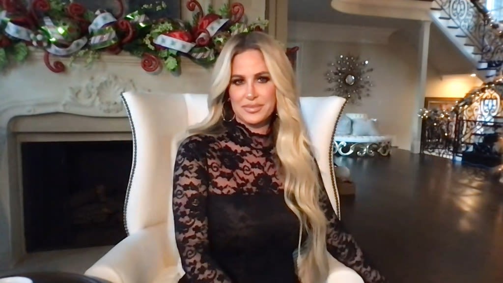 Kim Zolciak Leads Chet Hanks to Her Bedroom in Surreal Life: Villa of Secrets