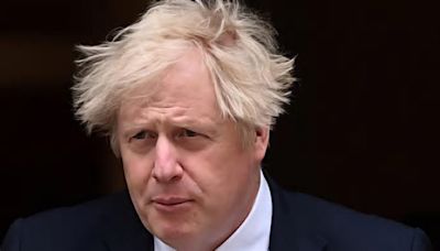 Boris Johnson respinto al seggio, non aveva il documento per votare. Disfatta elettorale per Sunak