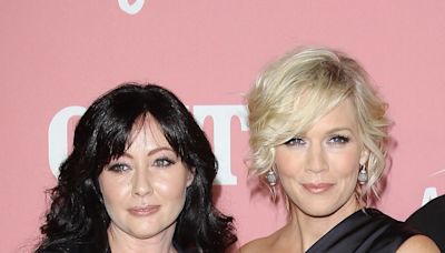 Jennie Garth Remembers Shannen Doherty ‘Assessing’ Her Boyfriends When She Was ‘Newly Divorced’