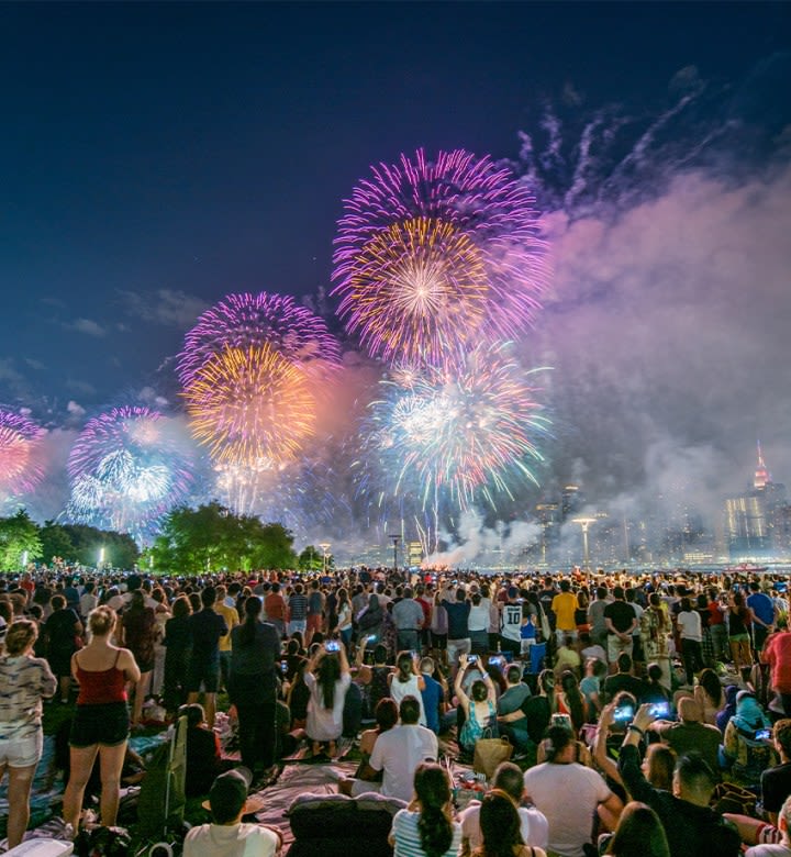 The 7 Absolute Best Places to Watch the Fireworks in NYC