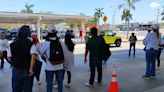 Maestros cierran Aeropuerto de Mérida y afectan a cientos de visitantes