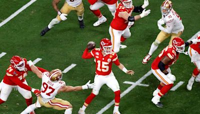 Kansas City Chiefs Player Suffers Seizure, Cardiac Arrest; Medics Arrive