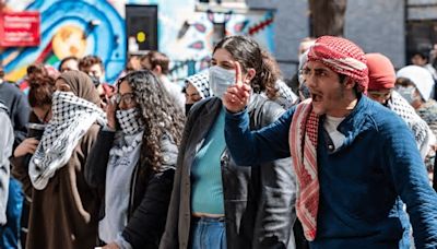 Detienen a 100 manifestantes propalestinos en campus de Boston y Arizona