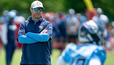 Titans’ Brian Callahan was mic’d up for OTAs practice