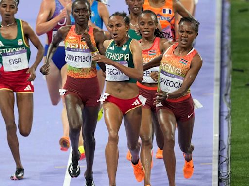 Kenyan runner disqualified in 5000m, losing silver medal