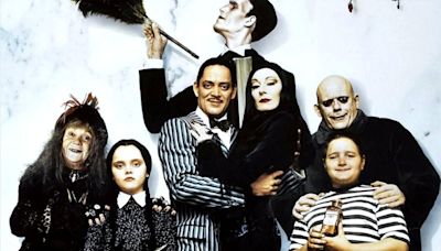 El emotivo reencuentro de los actores y actrices de ‘La Familia Addams’ 30 años después