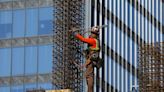 Indústria da construção aponta alto custo e dificuldade em encontrar mão de obra, diz CNI Por Estadão Conteúdo