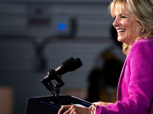 La primera dama Jill Biden continúa con la recaudación de fondos en el sur de California