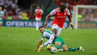 Enner Valencia no jugó para Ecuador, pero estuvo presente en la eliminación del Internacional