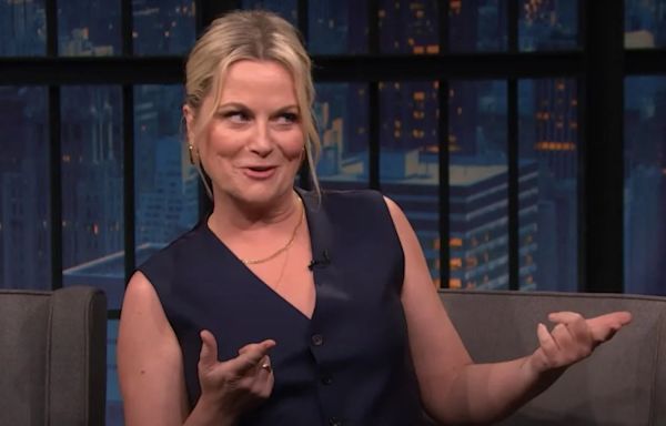 Jet-Lagged Amy Poehler Derails Seth Meyers Interview to Talk About ‘Moonstruck’ | Video