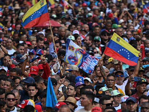 Se agrava la crisis post electoral en Venezuela | Un día signado por rumores, proclamas y marchas oficialistas y opositoras
