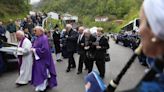 El emocionante adiós, entre roncones y montañas, a Yoli Pérez, "madre" de la banda de gaitas de "Ciudad de Oviedo": "Abrid los ojos y ver todo lo que ha dejado"