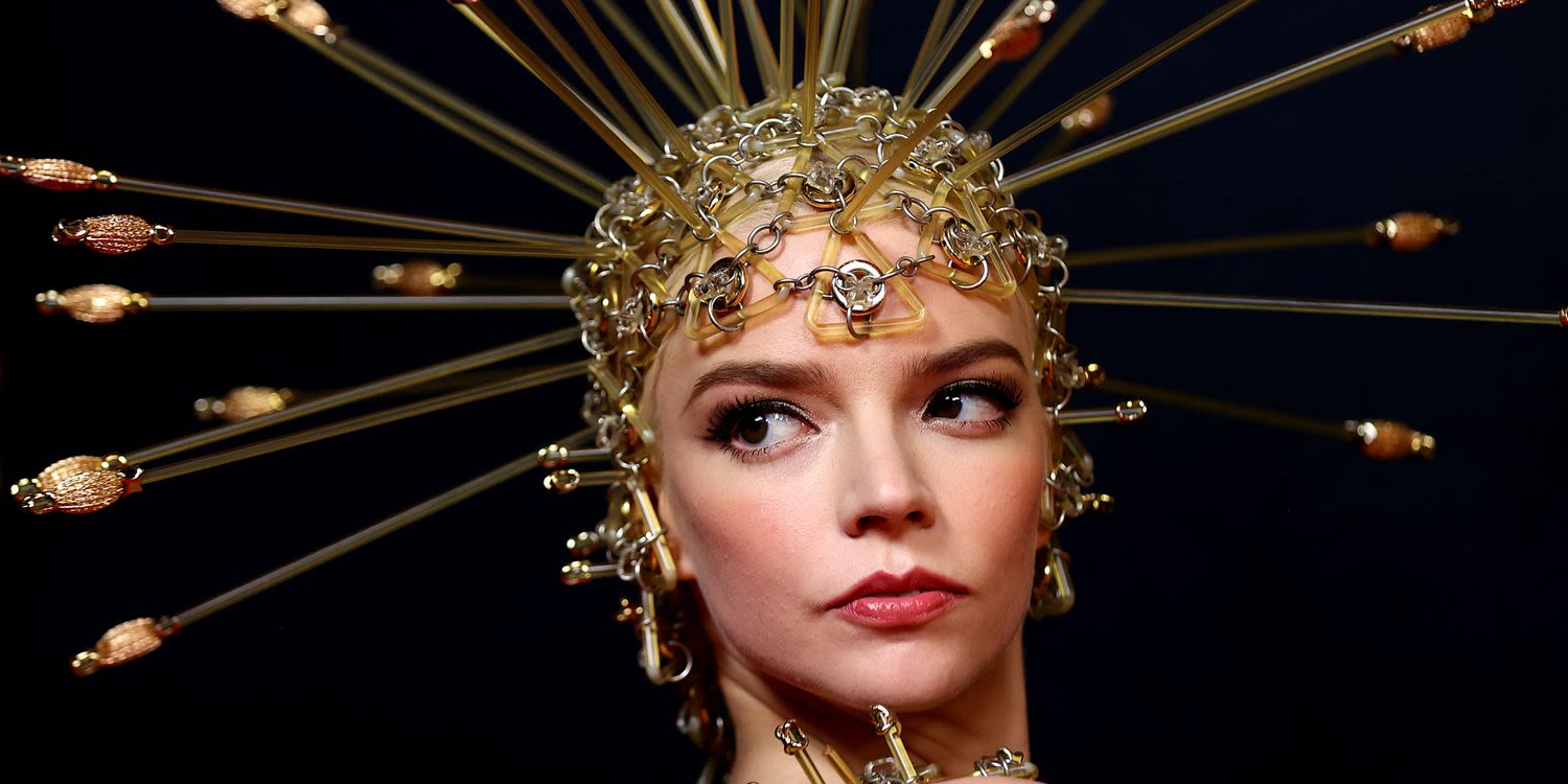 Anya Taylor-Joy's "Unwearable" Paco Rabanne Dress Is Covered in Gold Arrows
