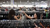 US Consumer Confidence Rises for First Time in Four Months