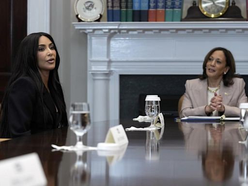 Kim Kardashian se olvida del jet set y asiste a la Casa Blanca para hablar sobre justicia penal - La Opinión
