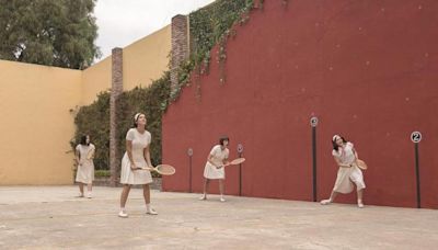 Pioneras de la pelota en una historia llena de amor, ambición y poder