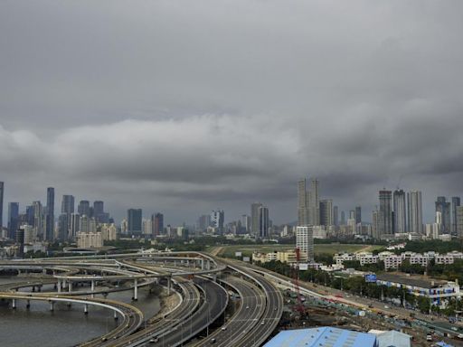 Mumbai weather update: Generally cloudy sky with possibility of moderate rain likely today