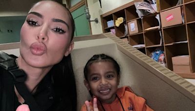 Kim Kardashian comemora 5 anos de Psalm, seu filho com Kanye West: 'Meu menino'